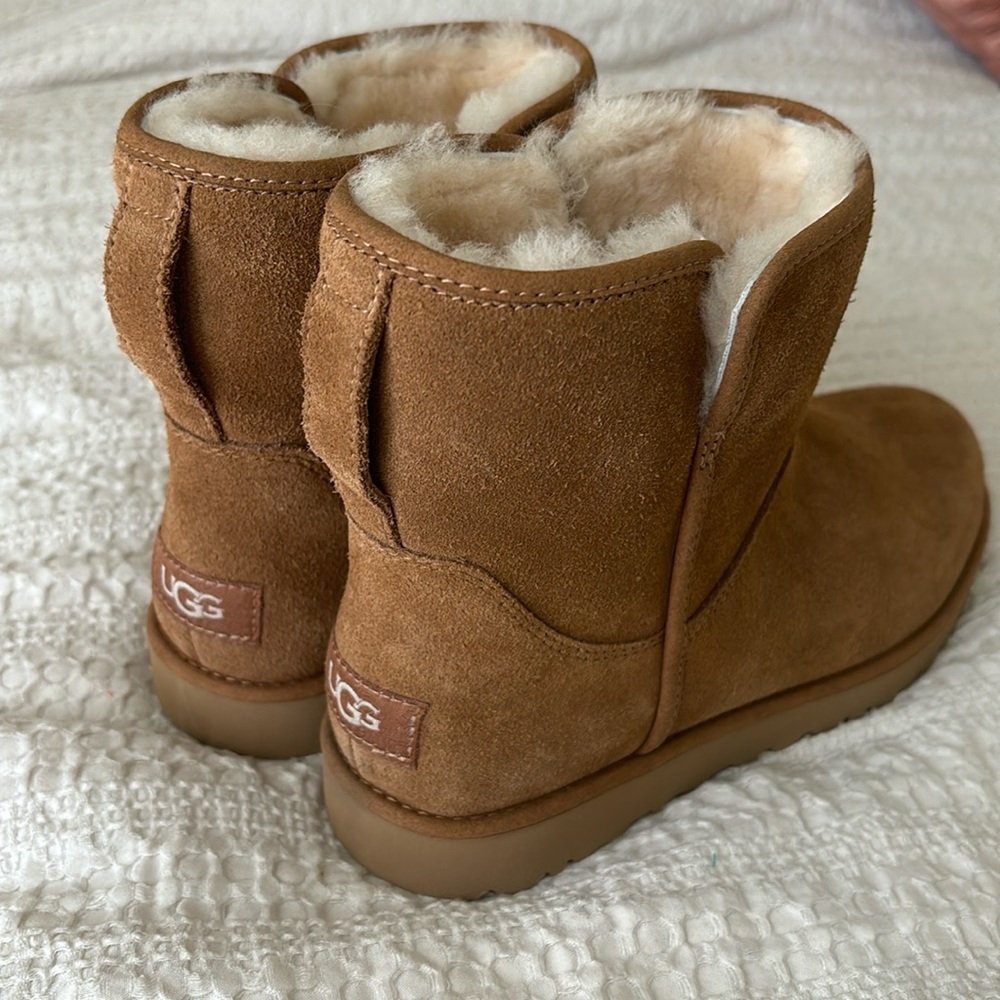 UGG Cory II Bootie size 7.5